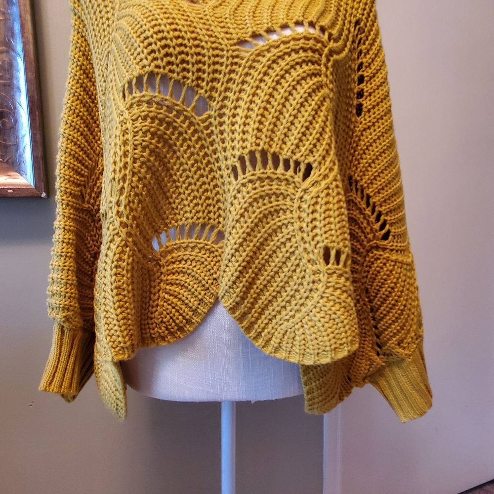 Sweater - Picture 7 of 10